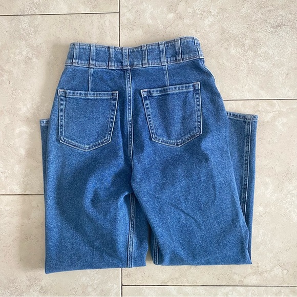 Hollister ultra high rise 80’s mom jean Denim Pants - Picture 4 of 4